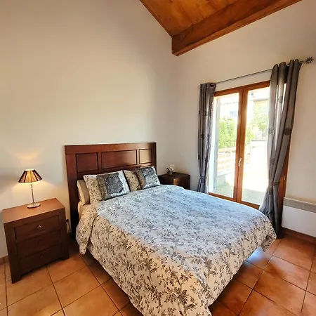 Holiday home La Loutre De *